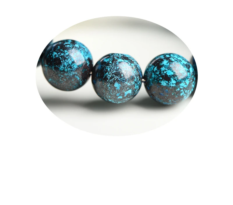 Partial close-up of Auracharming Natural Chrysocolla Malachite’s vibrant section.